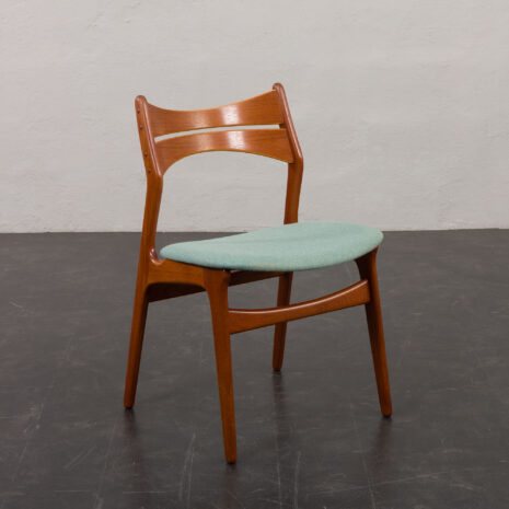 24124 Erik Buch set of 8 teak chairs-11 24124 Erik Buch set of 8 teak chairs-11