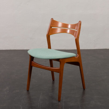 24124 Erik Buch set of 8 teak chairs-13 24124 Erik Buch set of 8 teak chairs-13