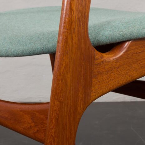 24124 Erik Buch set of 8 teak chairs-19 24124 Erik Buch set of 8 teak chairs-19