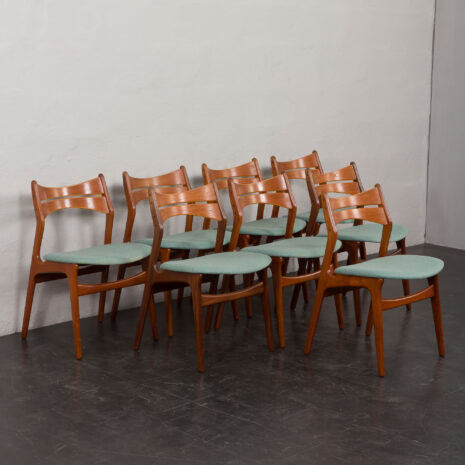24124 Erik Buch set of 8 teak chairs-3 24124 Erik Buch set of 8 teak chairs-3