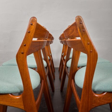 24124 Erik Buch set of 8 teak chairs-7 24124 Erik Buch set of 8 teak chairs-7