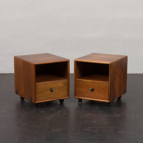 24139 Fabio Lenci a pair of walnut nightstands-2 24139 Fabio Lenci a pair of walnut nightstands-2