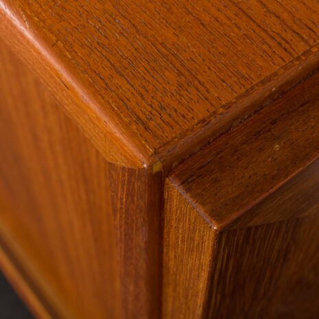 24133 Hansen Guldborg free-standing three bay teak wall unit-25 24133 Hansen Guldborg free-standing three bay teak wall unit-25