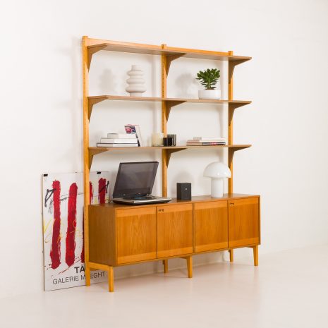 24132 Podwójny Svelvik -2 Système mural scandinave du milieu du siècle avec un buffet et 3 grandes étagères, années 1970