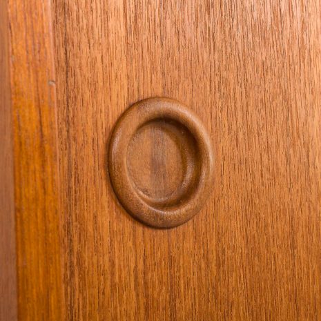 24224 Norweska wolnostojąca szafka wisząca z trzema szafkami z drewna tekowego-17 24224 Norweska wolnostojąca szafka wisząca z trzema szafkami z drewna tekowego-17