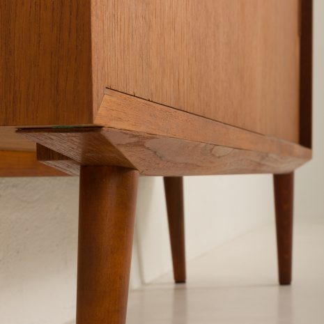 24231 Small Danish teak sideboard by Hundevad, 1960s-15 24231 Small Danish teak sideboard by Hundevad, 1960s-15