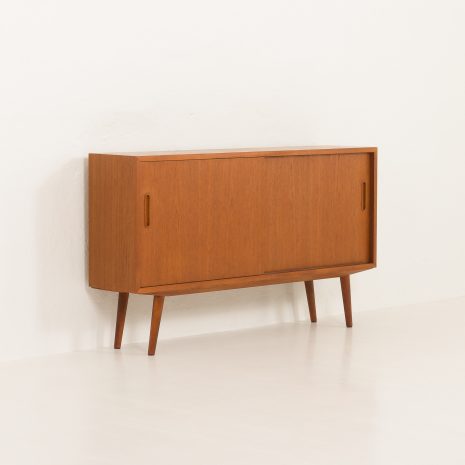 24231 Small Danish teak sideboard by Hundevad, 1960s-4 24231 Small Danish teak sideboard by Hundevad, 1960s-4