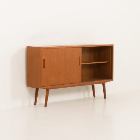 24231 Small Danish teak sideboard by Hundevad, 1960s-6 24231 Small Danish teak sideboard by Hundevad, 1960s-6