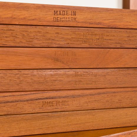 24250 Poul Cadovius four bay teak wall unit-27 24250 Poul Cadovius four bay teak wall unit-27