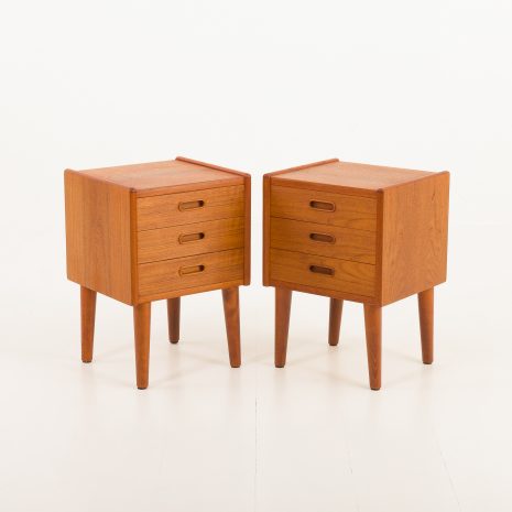 24258 Pair of teak nightstands-1