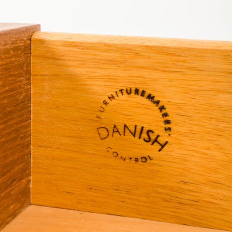 24258 Pair of teak nightstands-15 24258 Pair of teak nightstands-15