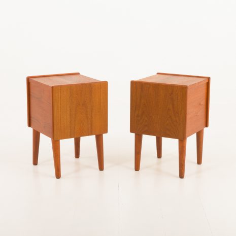 24258 Pair of teak nightstands-8 24258 Pair of teak nightstands-8
