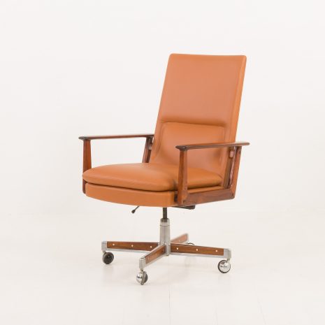 23452 Arne Vodder executive desk chair for Sibast in rosewood and light brown leather, Denmark 1960s-2 Arne desk chair