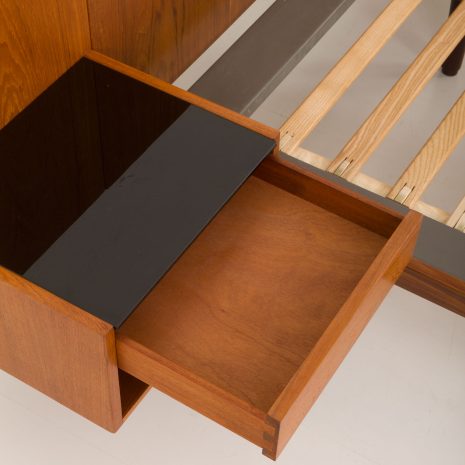 24130 Hans J. Wegner double bed in teak and leather for Getama, 1950s-8 24130 Hans J. Wegner double bed in teak and leather for Getama, 1950s-8