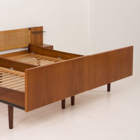 24158 Podwójne łóżko Getama autorstwa Hansa J. Wegnera-10 24158 Podwójne łóżko Getama autorstwa Hansa J. Wegnera-10