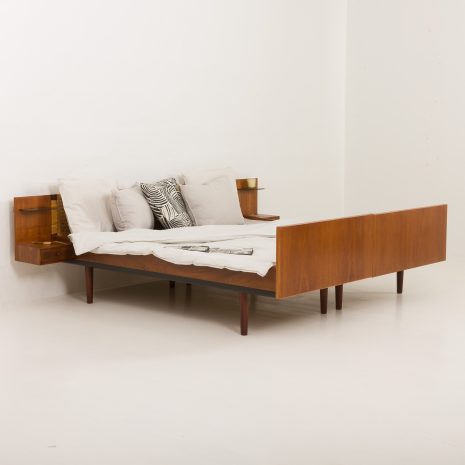 24158 Podwójne łóżko Getama autorstwa Hansa J. Wegnera-2 24158 Podwójne łóżko Getama autorstwa Hansa J. Wegnera-2