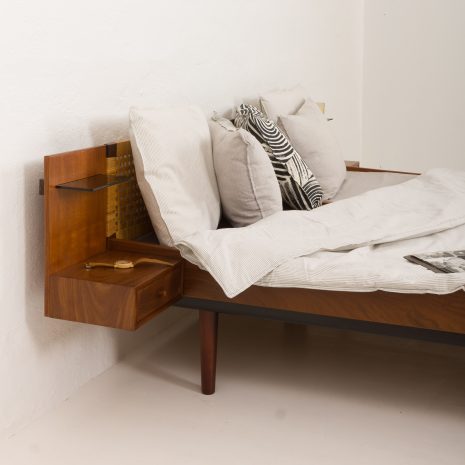 24158 Podwójne łóżko Getama autorstwa Hansa J. Wegnera-4 24158 Podwójne łóżko Getama autorstwa Hansa J. Wegnera-4