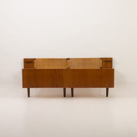 24158 Podwójne łóżko Getama autorstwa Hansa J. Wegnera-7 24158 Podwójne łóżko Getama autorstwa Hansa J. Wegnera-7