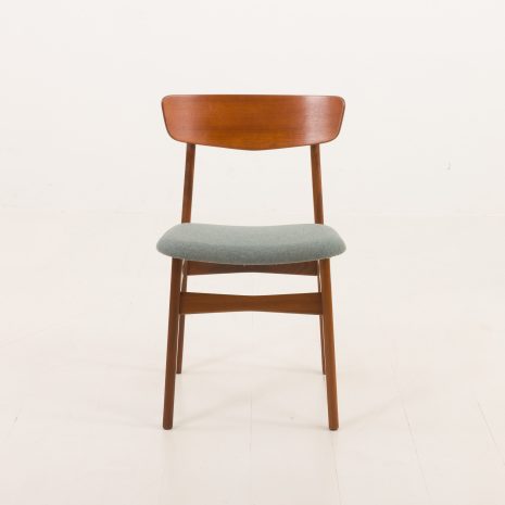 23079 4 KRZESŁA-15 23079 4 KRZESŁA-15