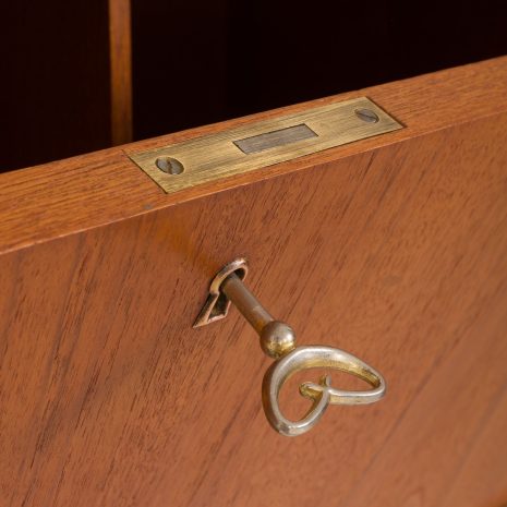 24316 Poul Cadovius three bay teak wall unit -10 24316 Poul Cadovius three bay teak wall unit -10