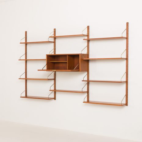 24316 Poul Cadovius three bay teak wall unit -4 24316 Poul Cadovius three bay teak wall unit -4