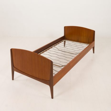 24358 Danish mid century modern teak bed by Sidelmann Jakobsen, 1960s-10 24358 Danish mid century modern teak bed by Sidelmann Jakobsen, 1960s-10