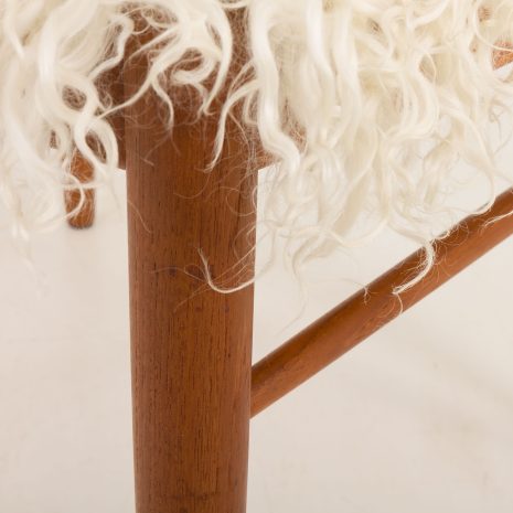 24382 Danish teak footstol in long hair sheepskin by Bramin, 1960s-8 24382 Danish teak footstol in long hair sheepskin by Bramin, 1960s-8