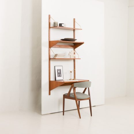 24384 Mid century modern home office shelving unit with a desk, Denamrk 1960s-2 Regał ścienny z biurkiem w stylu Kai Kristiansena, Dania, lata 70.