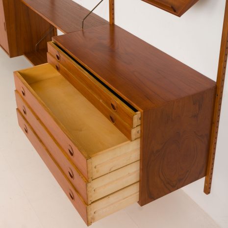 24411 Hansen & Guldborg three bay teak wall unit-10 24411 Hansen & Guldborg three bay teak wall unit-10