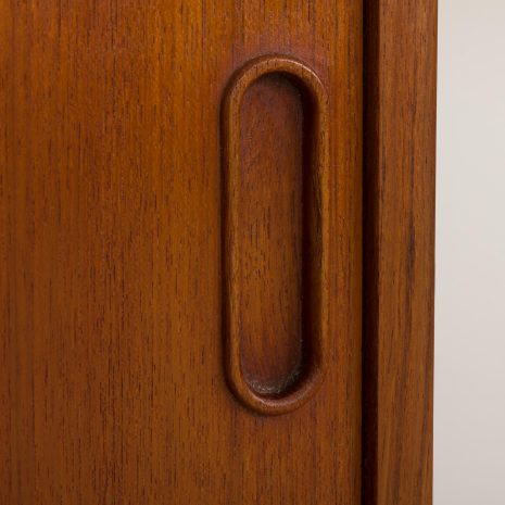 24411 Hansen & Guldborg three bay teak wall unit-12 24411 Hansen & Guldborg three bay teak wall unit-12