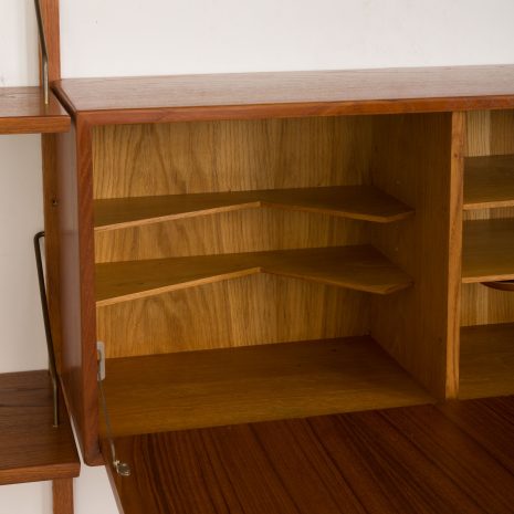 24411 Hansen & Guldborg three bay teak wall unit-16 24411 Hansen & Guldborg three bay teak wall unit-16