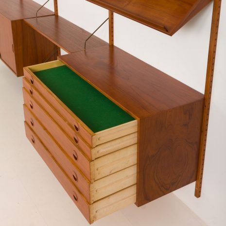 24411 Hansen & Guldborg three bay teak wall unit-9 24411 Hansen & Guldborg three bay teak wall unit-9