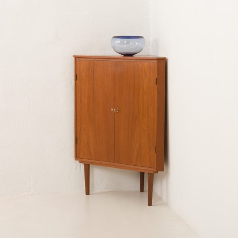 24426 Danish mid century teak corner cabinet, 1960s-1 Danish minimalist mid century teak corner cabinet, 1960s
