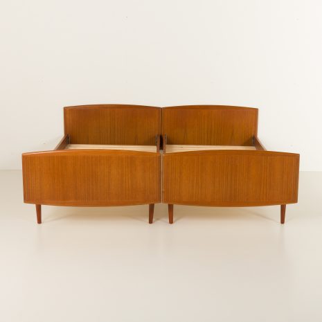 24353 pair of teak beds-4 24353 pair of teak beds-4