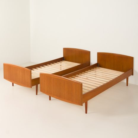 24353 pair of teak beds-8 24353 pair of teak beds-8
