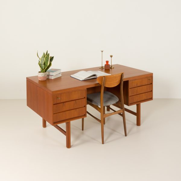 Bureau de direction en teck, Gunni Omann pour Oman Jun Model 76, Danemark, années 1960/70