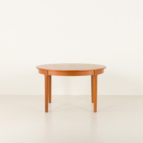 24423 Teak round dining table.-3 24423 Teak round dining table.-3