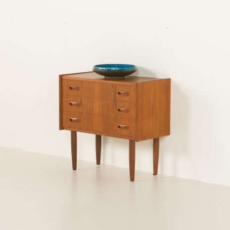 24434 Small Danish teak chest of drawers, 1960s-2 24434 Small Danish teak chest of drawers, 1960s-2