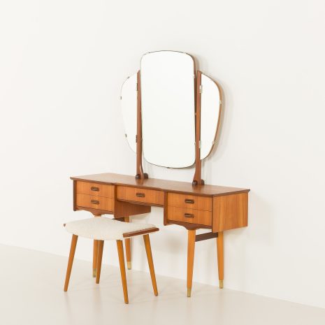 24442 deessing table.-3 24442 deessing table.-3