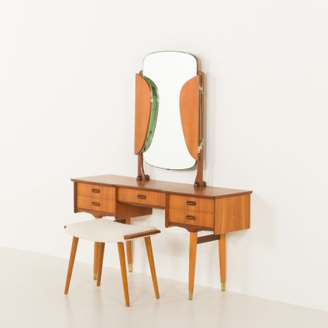 24442 deessing table.-4 24442 deessing table.-4