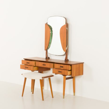 24442 deessing table.-6 24442 deessing table.-6