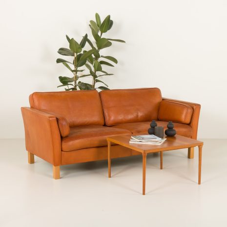 24453 two seater leather sofa-1 Coganc anilne leather two seater in the style of Borge Mogensen, Denmark 1970s