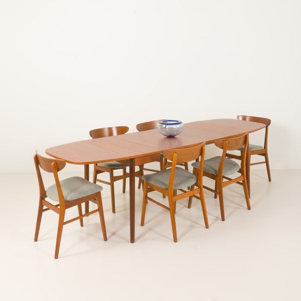 Rozkładany stół z opuszczanymi bocznymi blatami z drewna tekowego w stylu Arne Voddera, lata 60 XX wieku.
