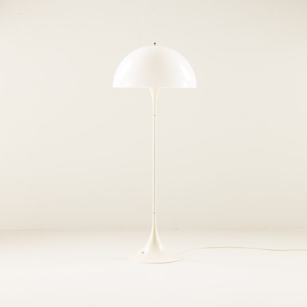 Lampa podłogowa Panthella projektu Vernera Pantona dla Louis Poulsen, lata 80 XX wieku.