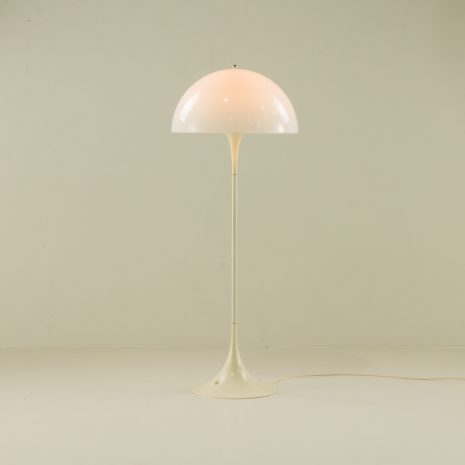 25070 Panthella floor lamp by Verner Panton for Louis Poulsen, 1980s-2 Lampa podłogowa Panthella projektu Vernera Pantona dla Louis Poulsen, lata 80 XX wieku.
