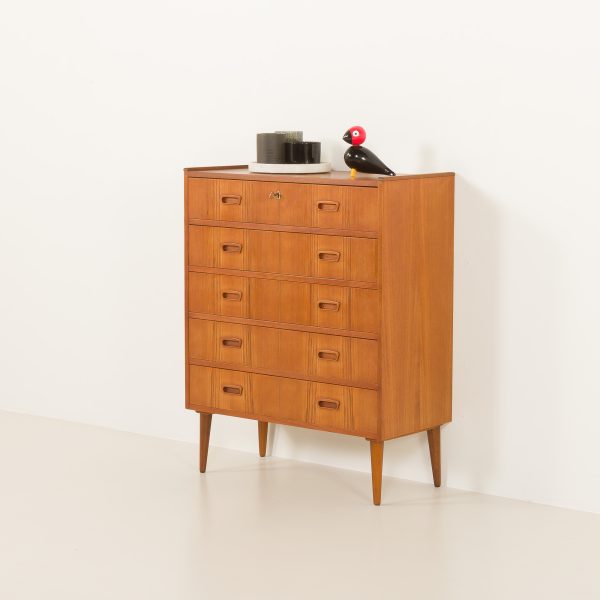 Classic teak dresser with five drawers, 1960s.