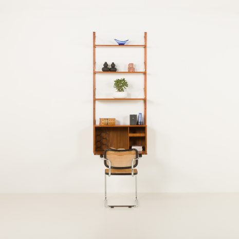 25011 Poul Cadovius Heimbüro-Wandschrank mit verstecktem Schreibtisch, 1960er-1 Poul Cadovius Heimbüro-Wandschrank mit verstecktem Schreibtisch, 1960er Jahre