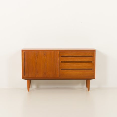25043 small teak sideboard-6 25043 small teak sideboard-6