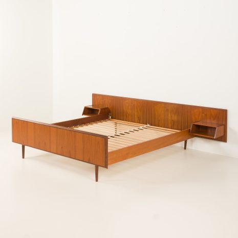 Duńskie łóżko queen size z nocnymi szafkami, styl mid century, Dania, lata 60.