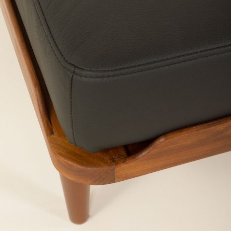 25034.1 Grete Jalk große Ottomane aus Leder -8 25034.1 Grete Jalk große Ottomane aus Leder -8